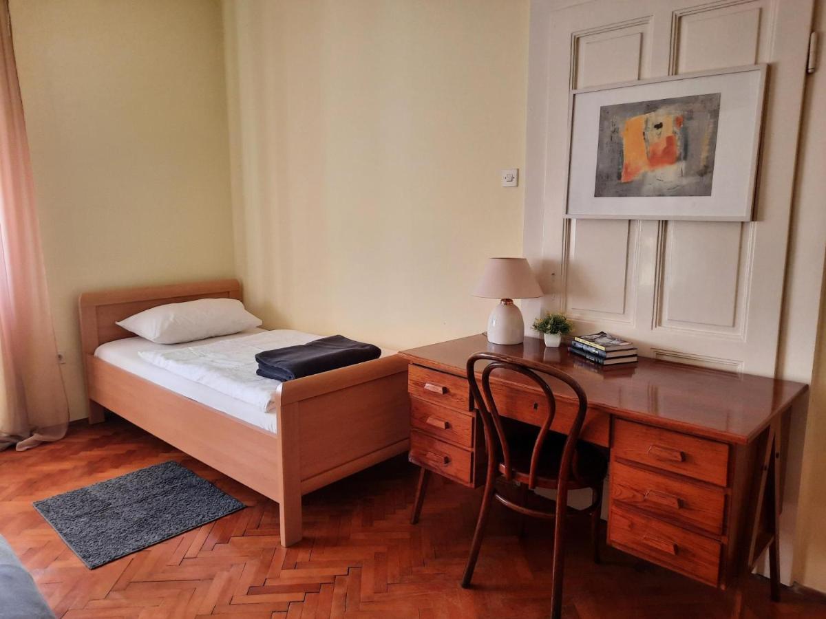 Apartman Soda Ogulin Bagian luar foto