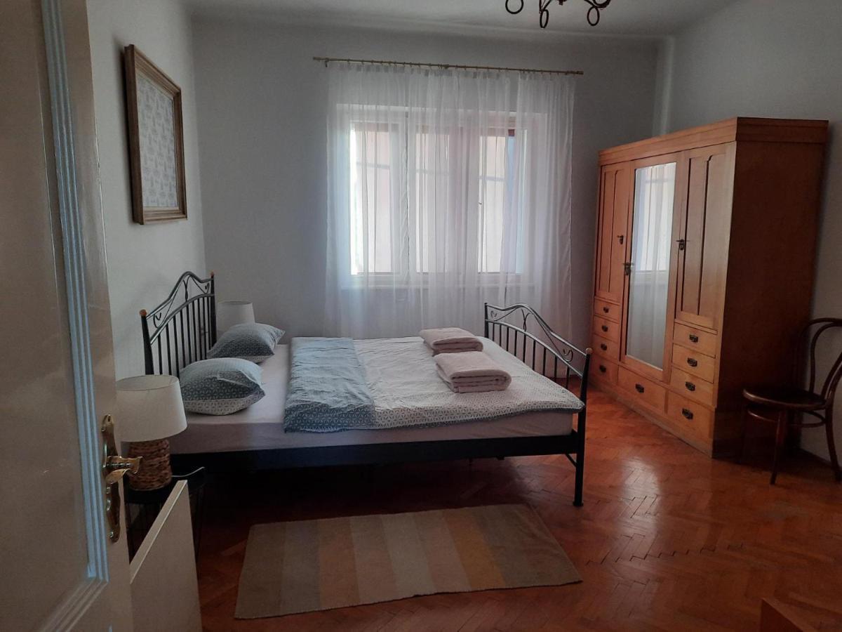 Apartman Soda Ogulin Bagian luar foto